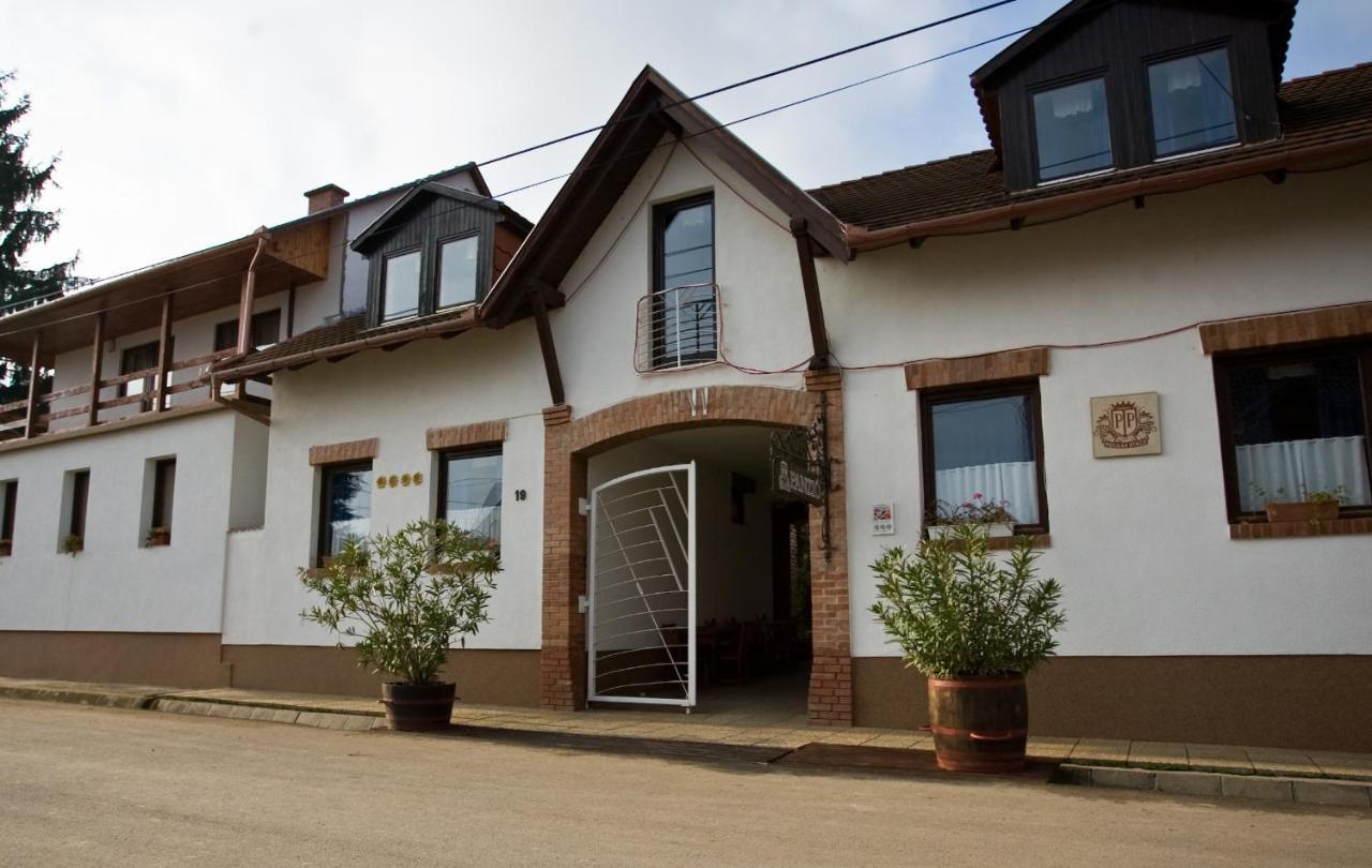 Polgar Panzio Bed & Breakfast Villany Exterior photo